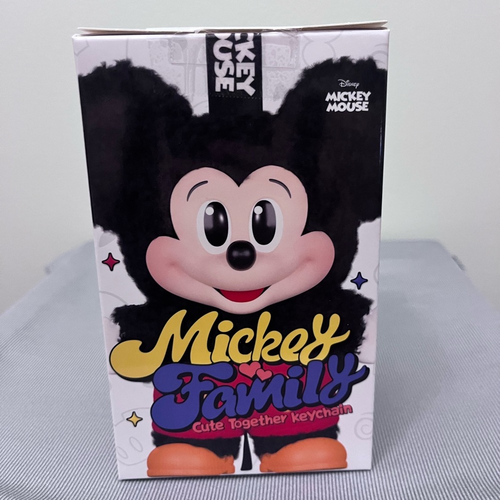 Authentic Pop Mart Mickey Family Cute Together Keychain – Confirmed Donald Duck - Picture 6 of 6